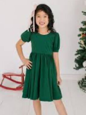 Firefly Lane Little Girls Green Pinwale Corduroy Puff Sleeve Dress 6 6x Monogram